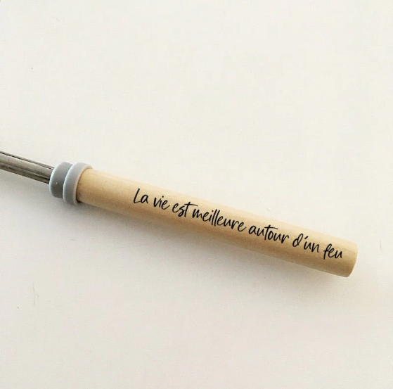 Baguette à guimauves téléscopique - La vie est meilleure autour d'un feu